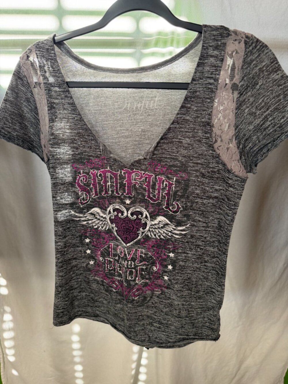 SINFUL By Affliction Grey Space Dye Lace Shoulder Graphic Tee Shirt Small